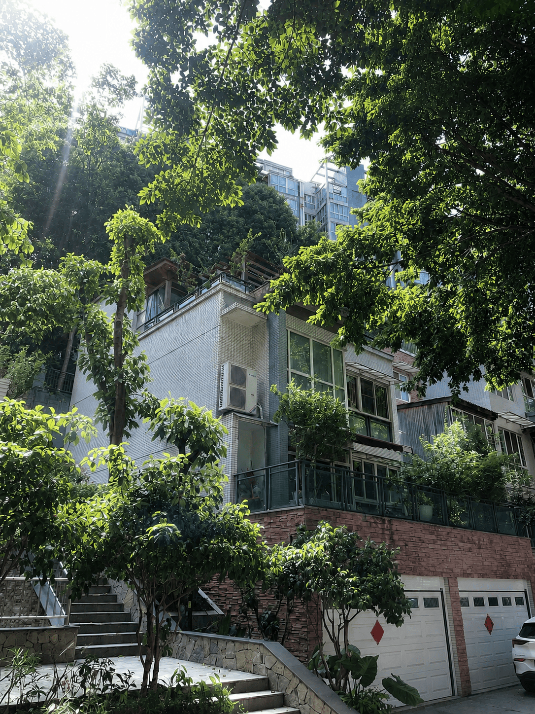 阿拉尔岛居岁月从容升级：小小岛老别墅加装蒂升悦行款电梯